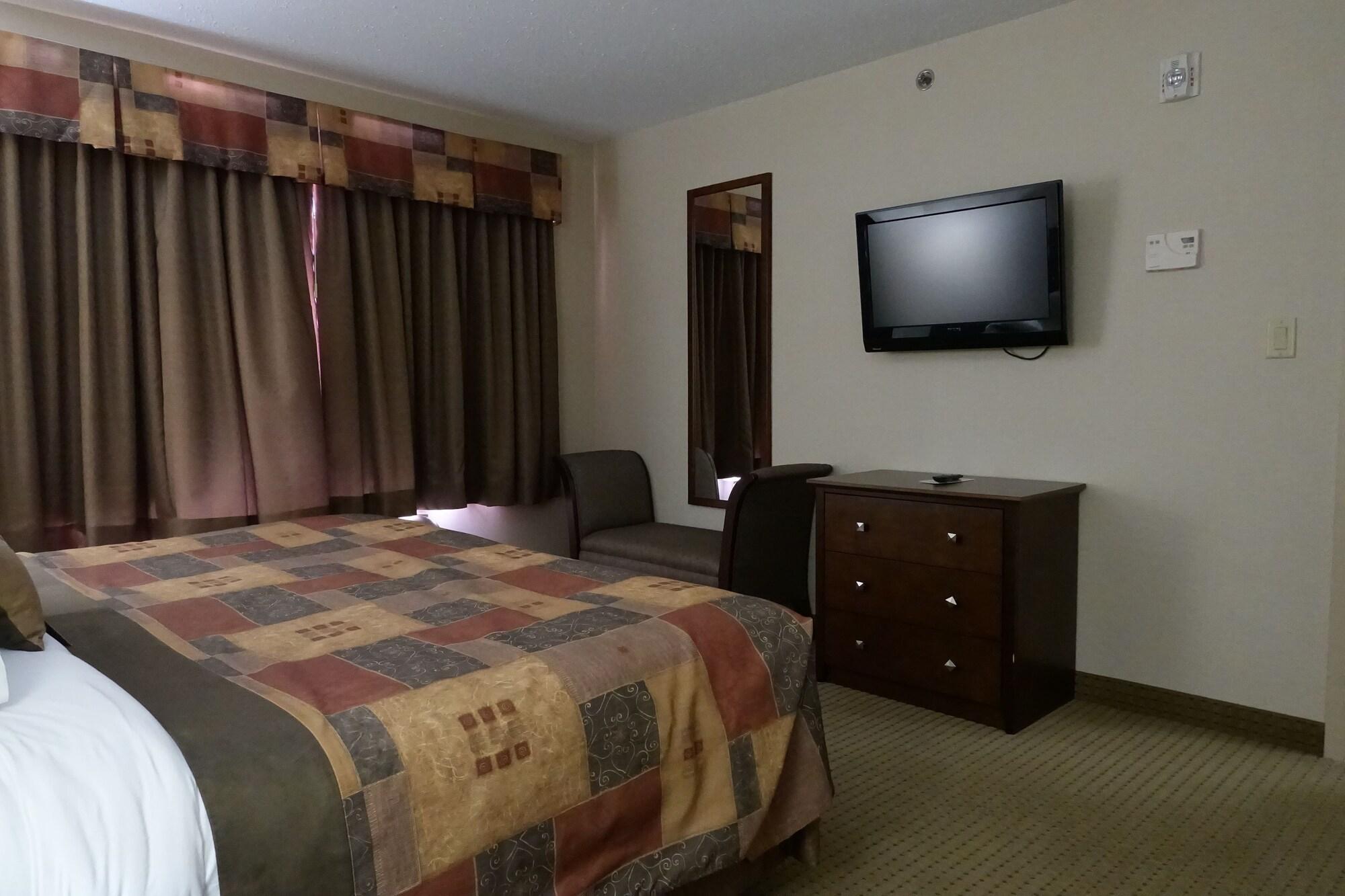 Ramada By Wyndham Weyburn Hotel Buitenkant foto