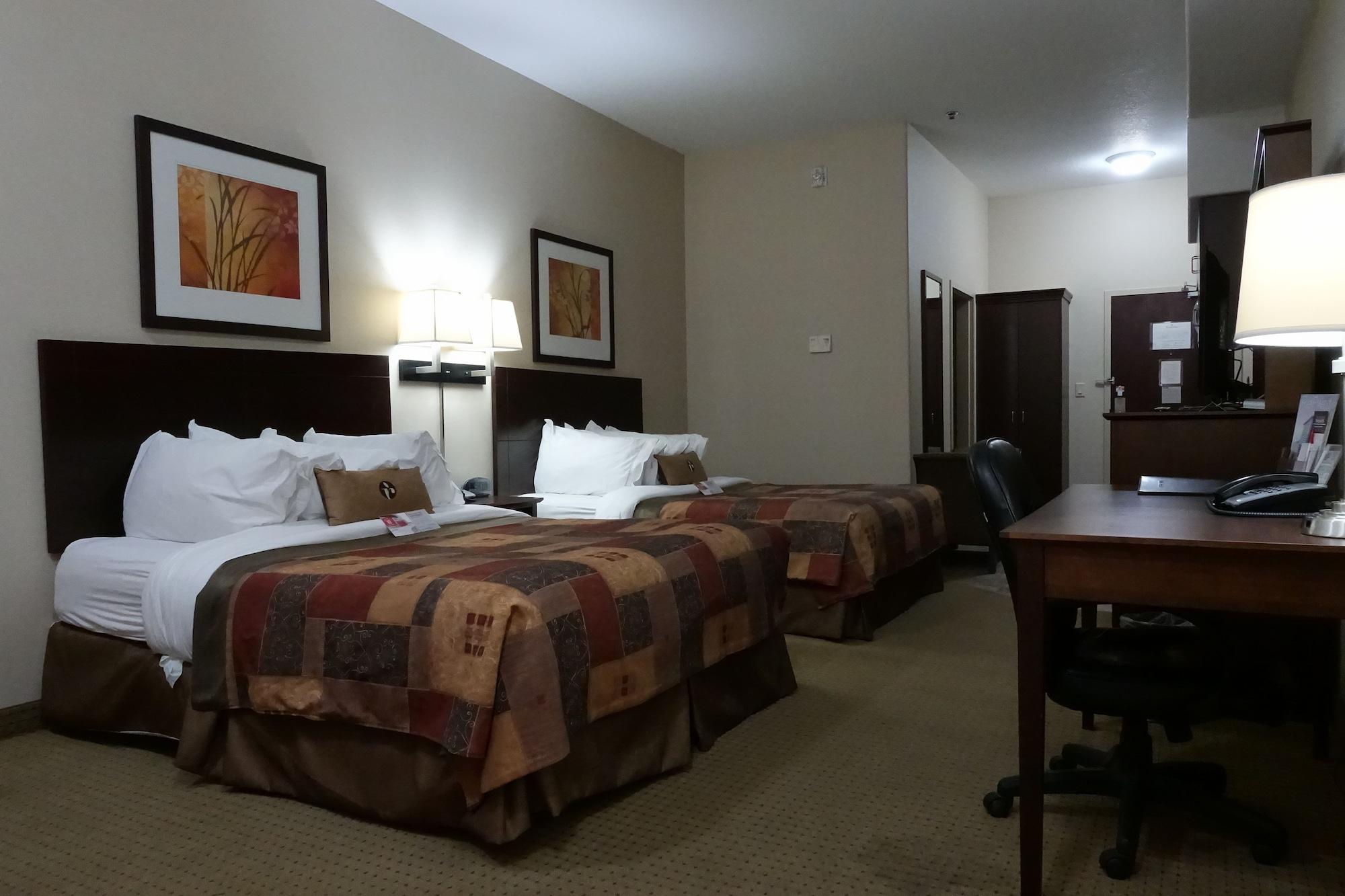 Ramada By Wyndham Weyburn Hotel Buitenkant foto