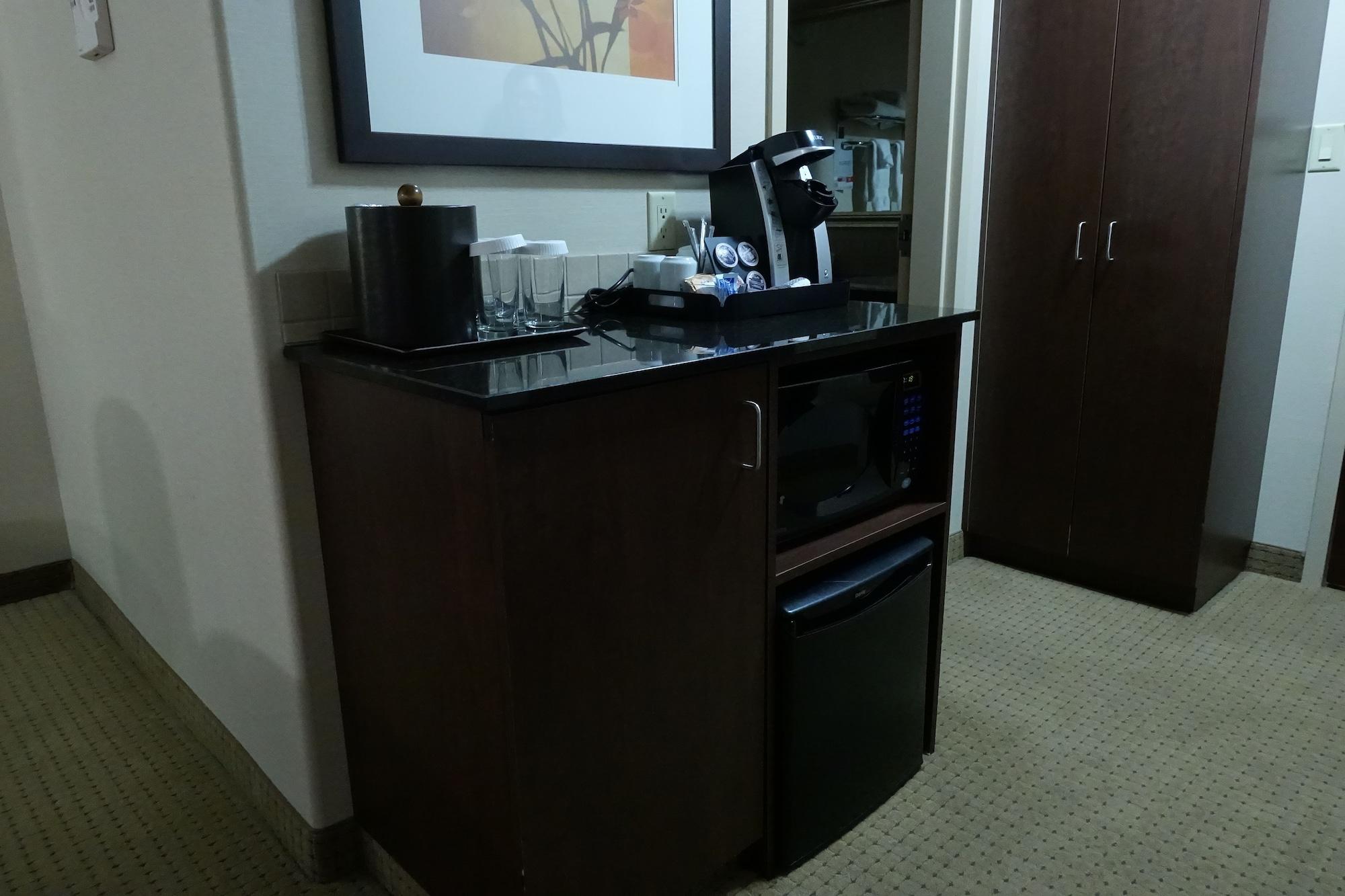 Ramada By Wyndham Weyburn Hotel Buitenkant foto