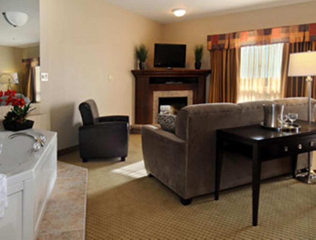 Ramada By Wyndham Weyburn Hotel Kamer foto