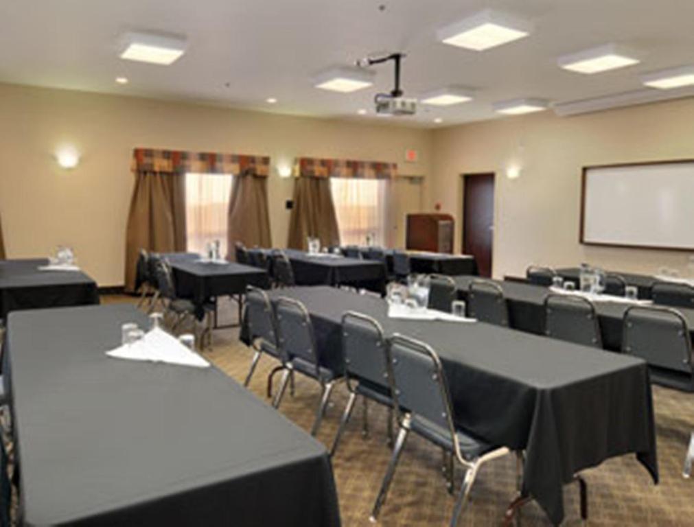 Ramada By Wyndham Weyburn Hotel Faciliteiten foto