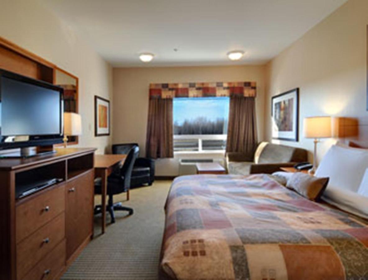 Ramada By Wyndham Weyburn Hotel Kamer foto