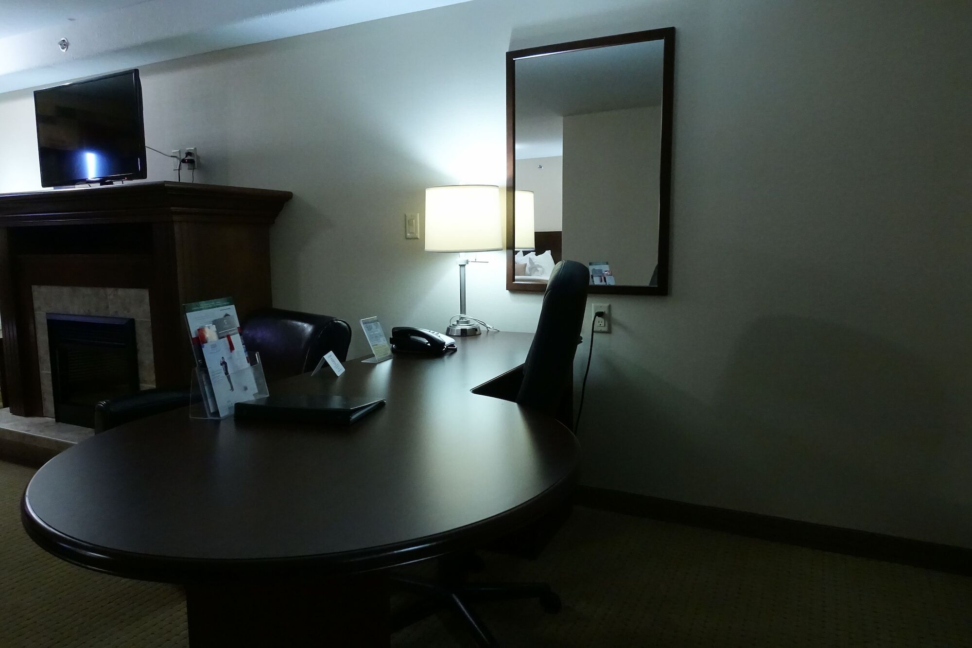 Ramada By Wyndham Weyburn Hotel Buitenkant foto