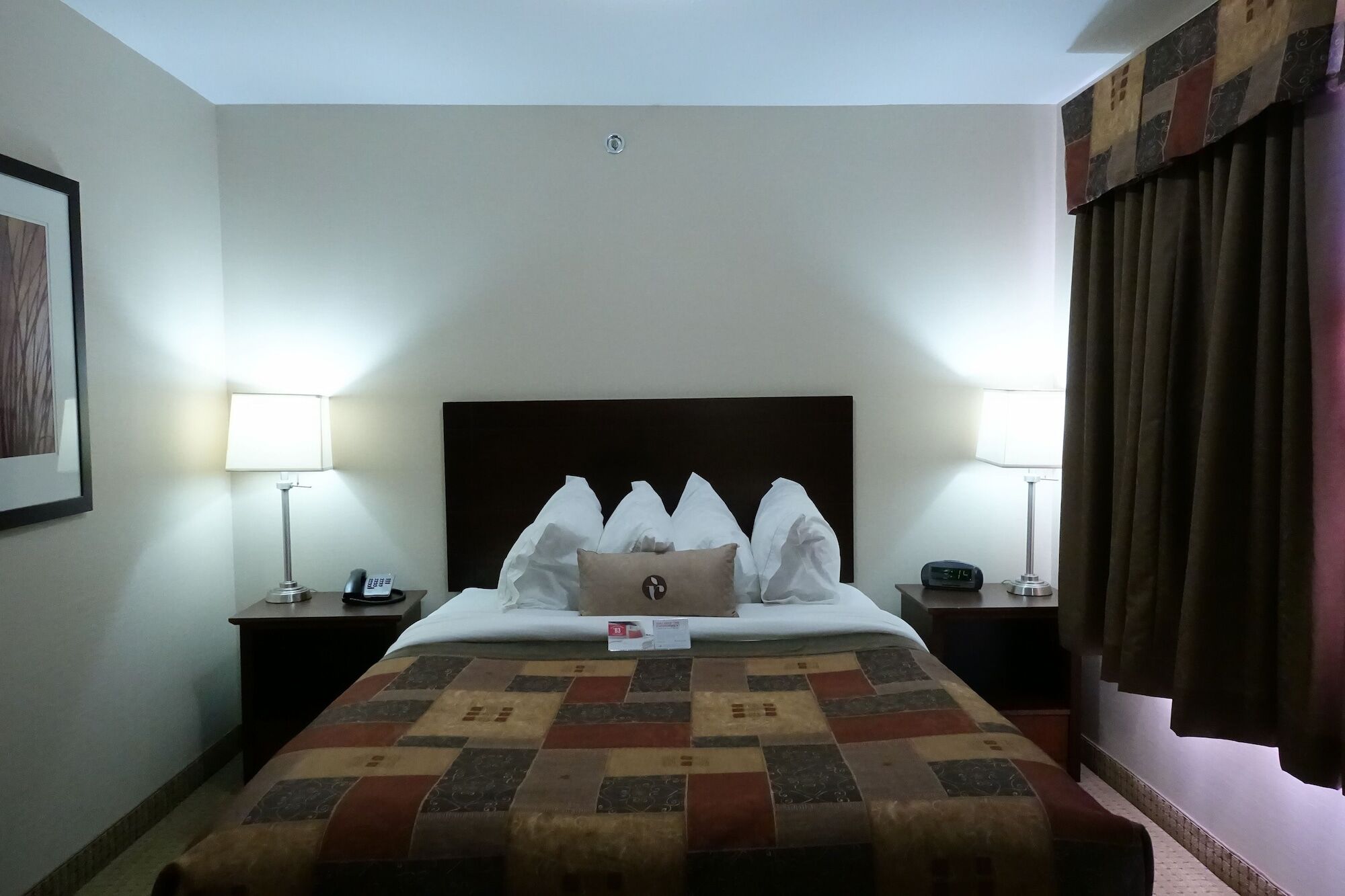 Ramada By Wyndham Weyburn Hotel Buitenkant foto